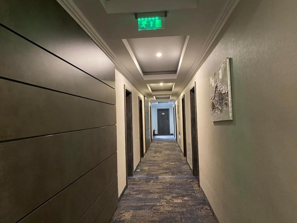 Hotel Yarus Plus بلوييست المظهر الخارجي الصورة