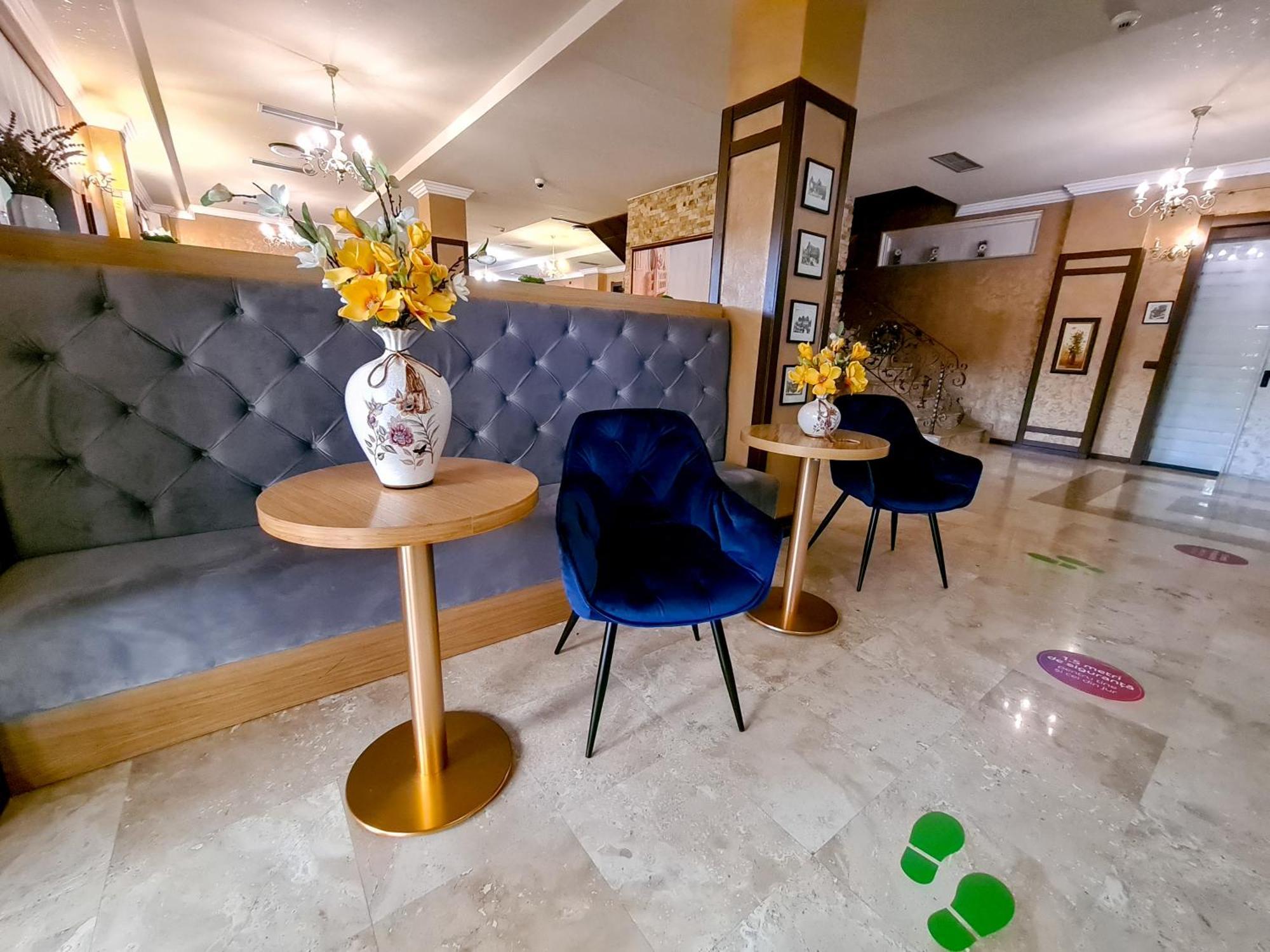 Hotel Yarus Plus بلوييست المظهر الخارجي الصورة