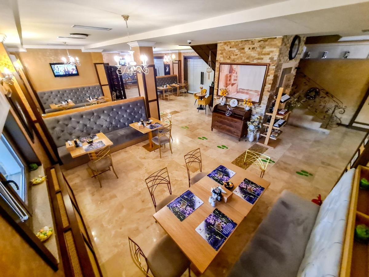 Hotel Yarus Plus بلوييست المظهر الخارجي الصورة