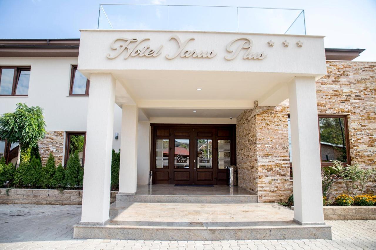 Hotel Yarus Plus بلوييست المظهر الخارجي الصورة
